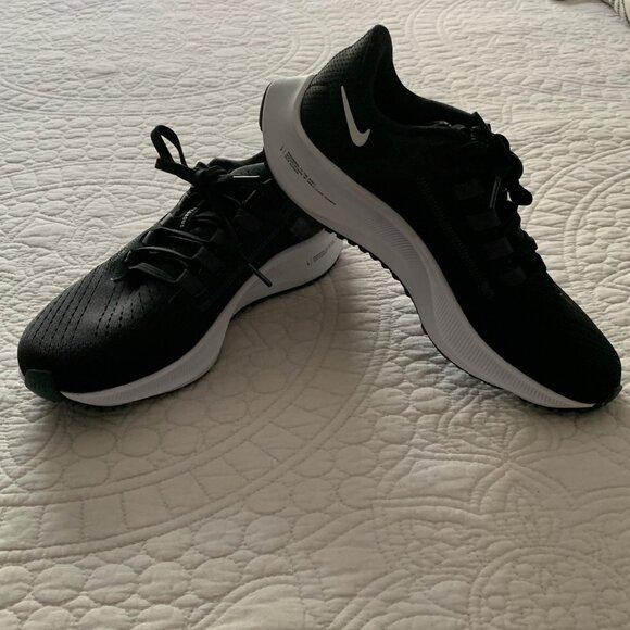 Nike Shoes - NEW Nike Women's Air Zoom Pegasus 38 Shoes Black/White | Size 6